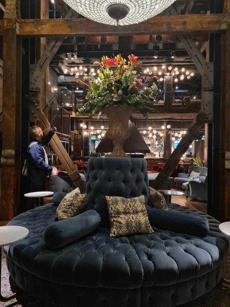 Vid hotellvistelse, med lånebil - bild i artikeln från OurBackyardEurope