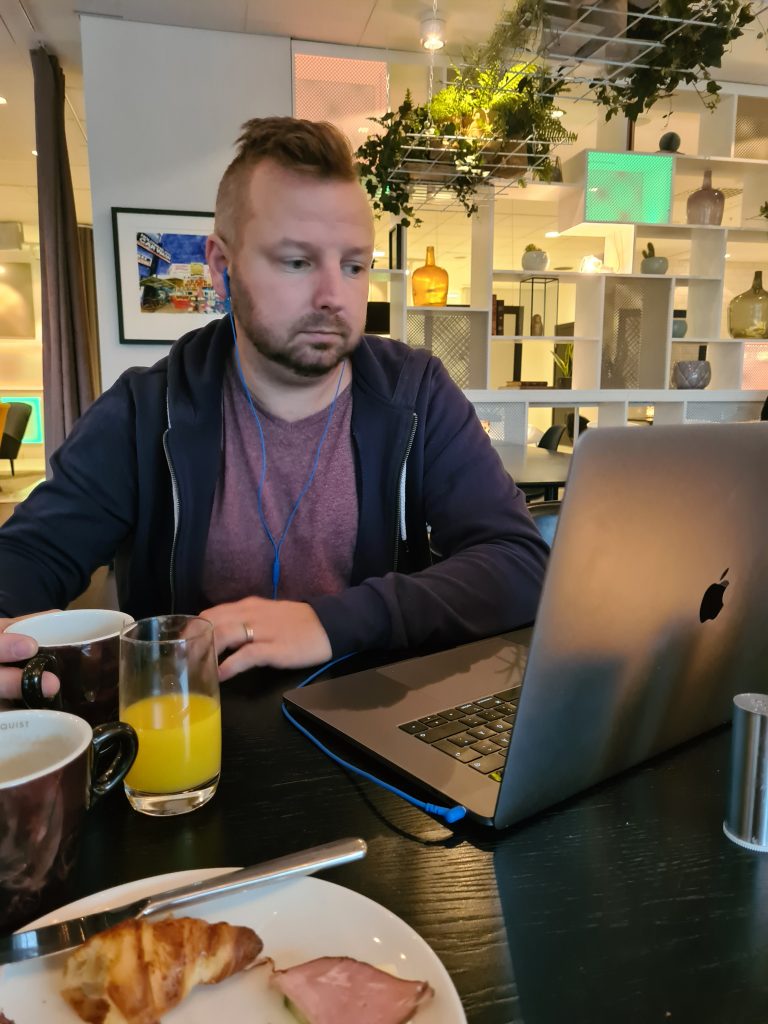 Vid hotellvistelse, med lånebil - bild i artikeln från OurBackyardEurope